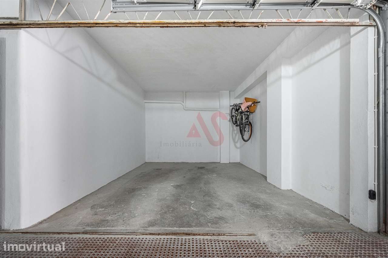 Garagem Fechada na Av. Mouzinho de Albuquerque, Póvoa de Varzim - Grande imagem: 3/3