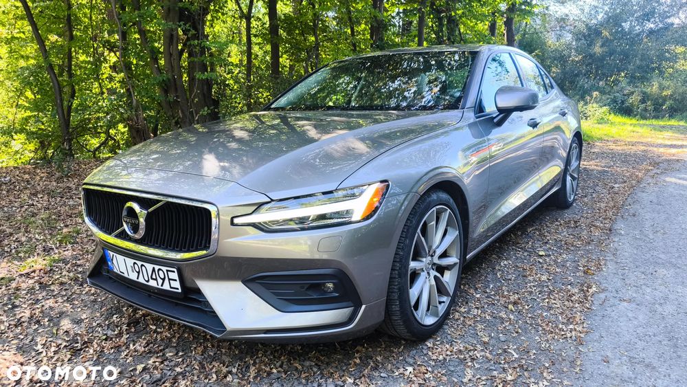Volvo S60 T5 Momentum Pro - 1