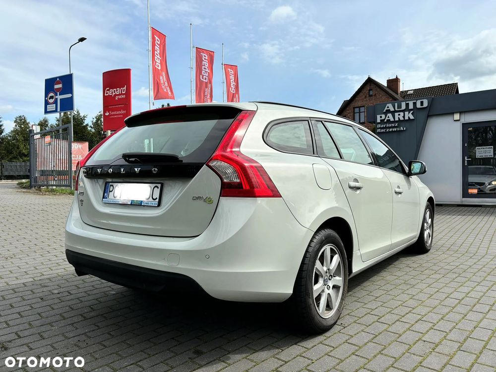 Volvo V60 D2 Kinetic - 2