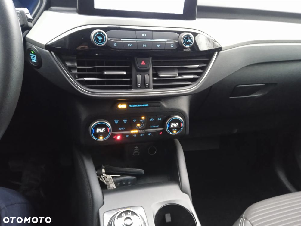 Ford Kuga 2.0 EcoBlue 4x4 TITANIUM X - 23