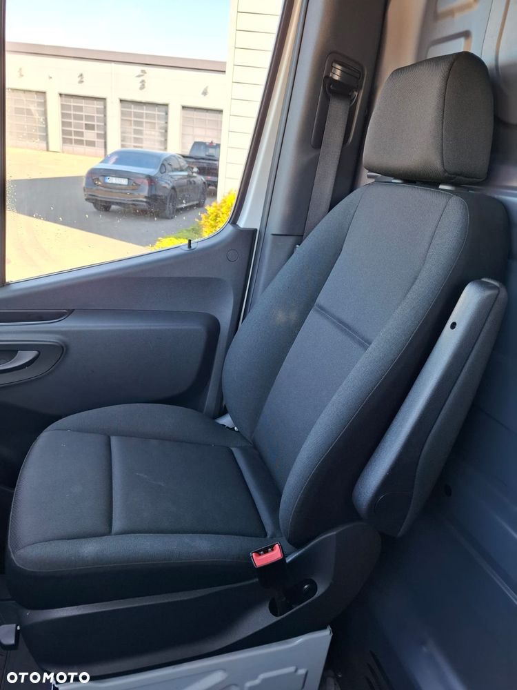 Mercedes-Benz SPRINTER L4H2 - 15