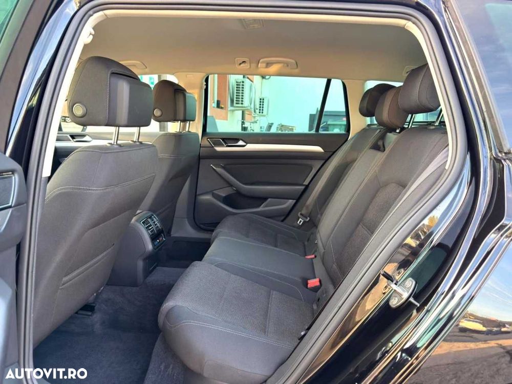 Volkswagen Passat - 17