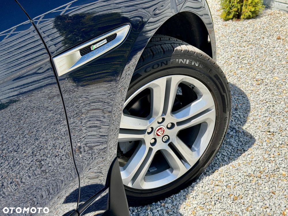 Jaguar F-Pace 25t AWD R-Sport - 35