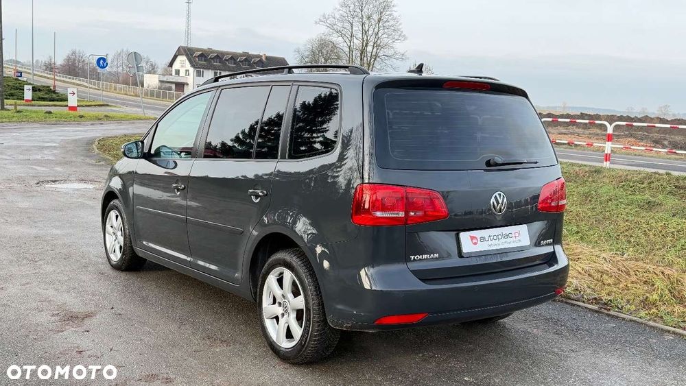 Volkswagen Touran - 19