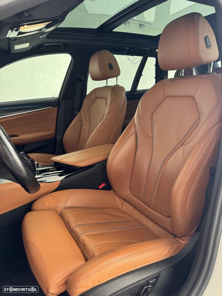 BMW 530 e Pack Desportivo M - 16