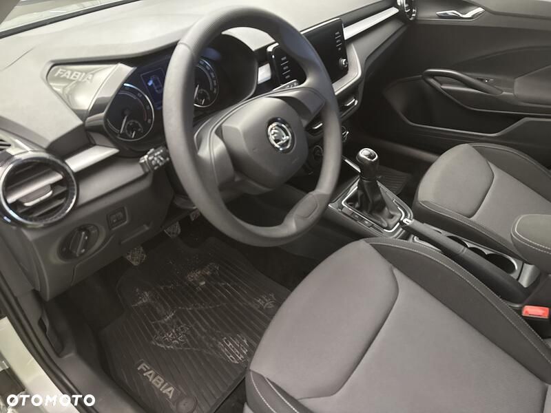 Skoda Fabia 1.0 Ambition - 10