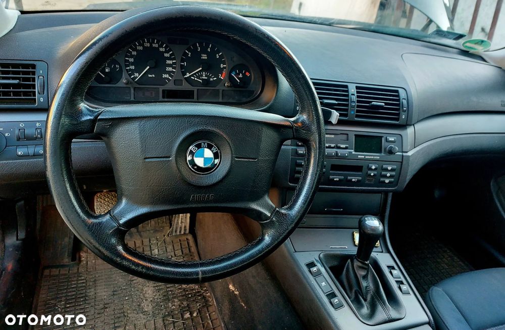 BMW Seria 3 318i - 9