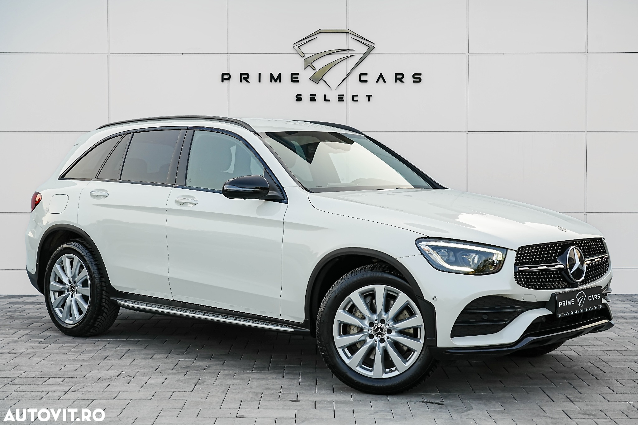 Mercedes-Benz GLC 300 4Matic 9G-TRONIC AMG Line - 21