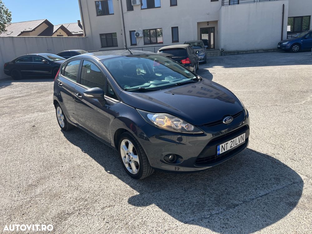 Ford Fiesta 1.25i Ambiente - 2