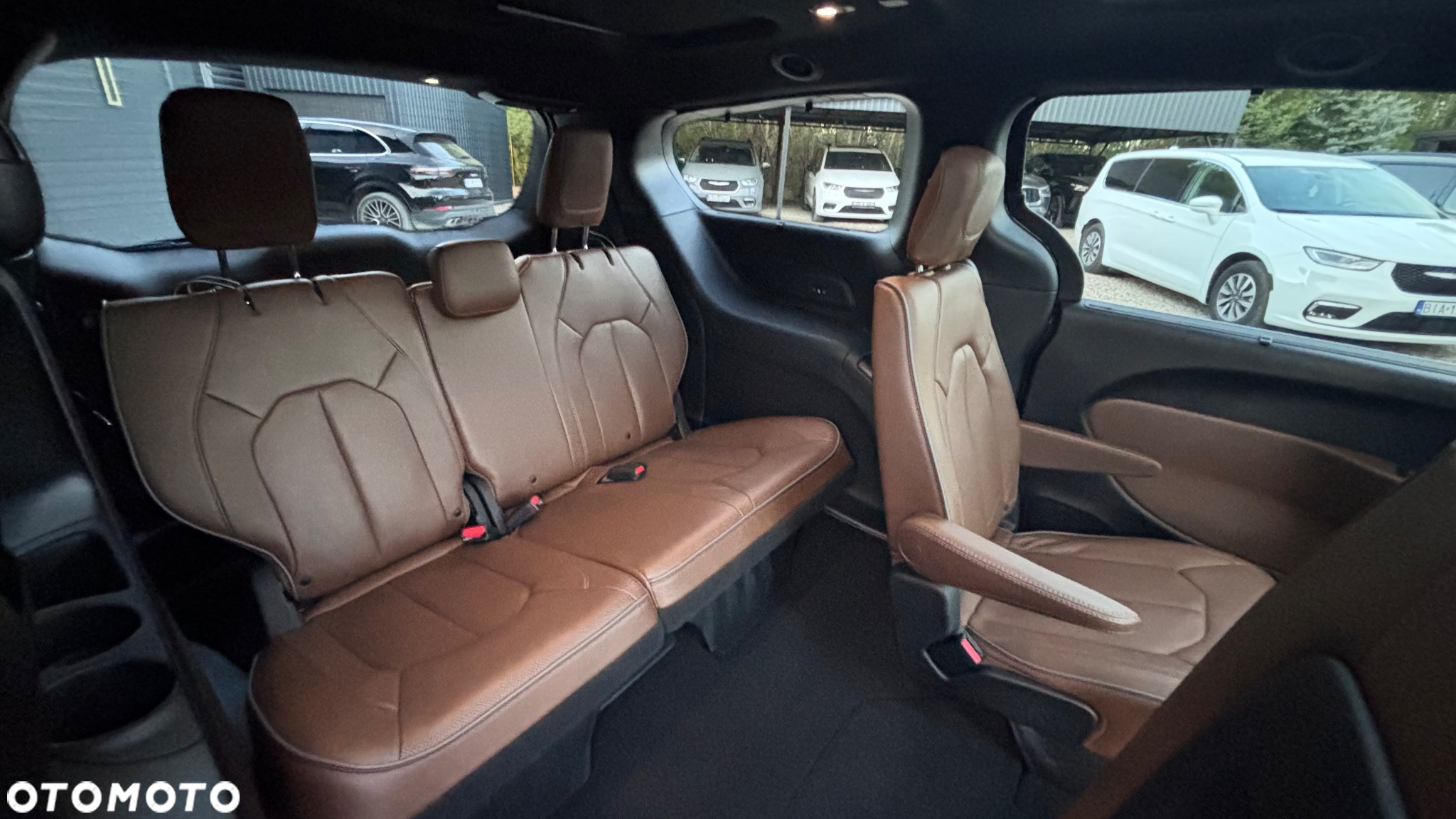 Chrysler Pacifica - 19