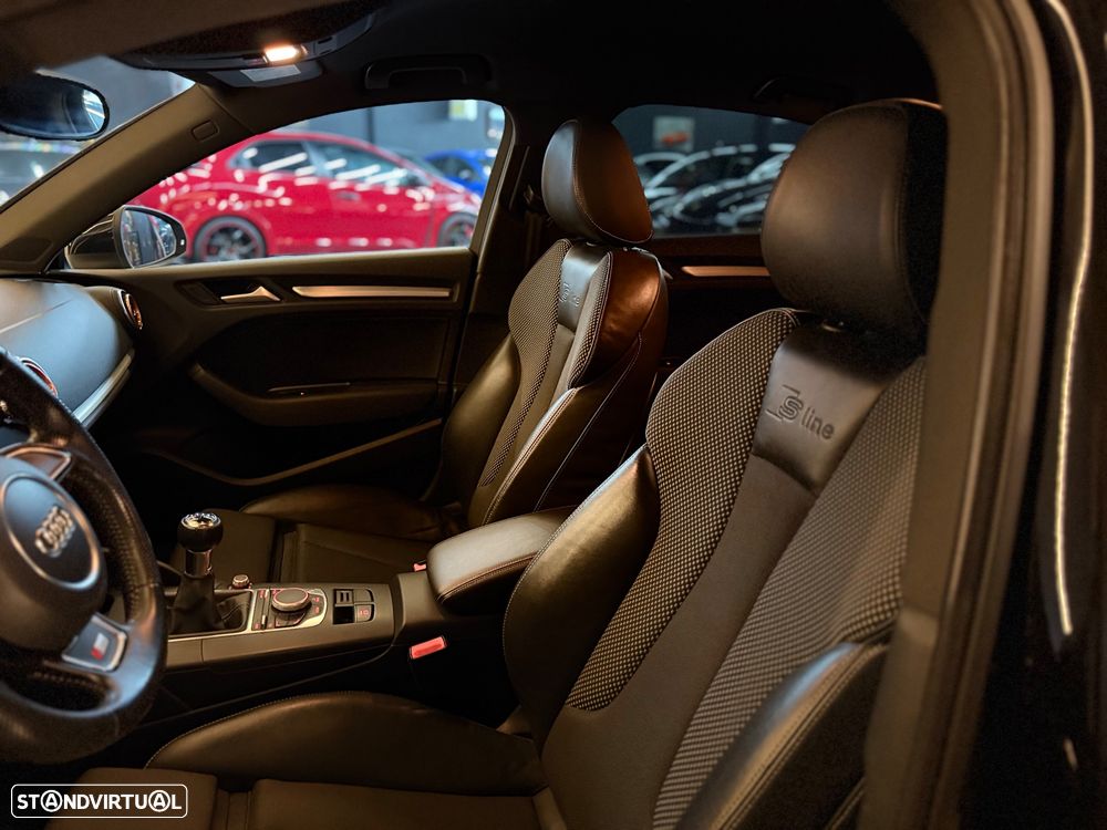 Audi A3 Limousine 2.0 TDI S line Sport Pack - 21