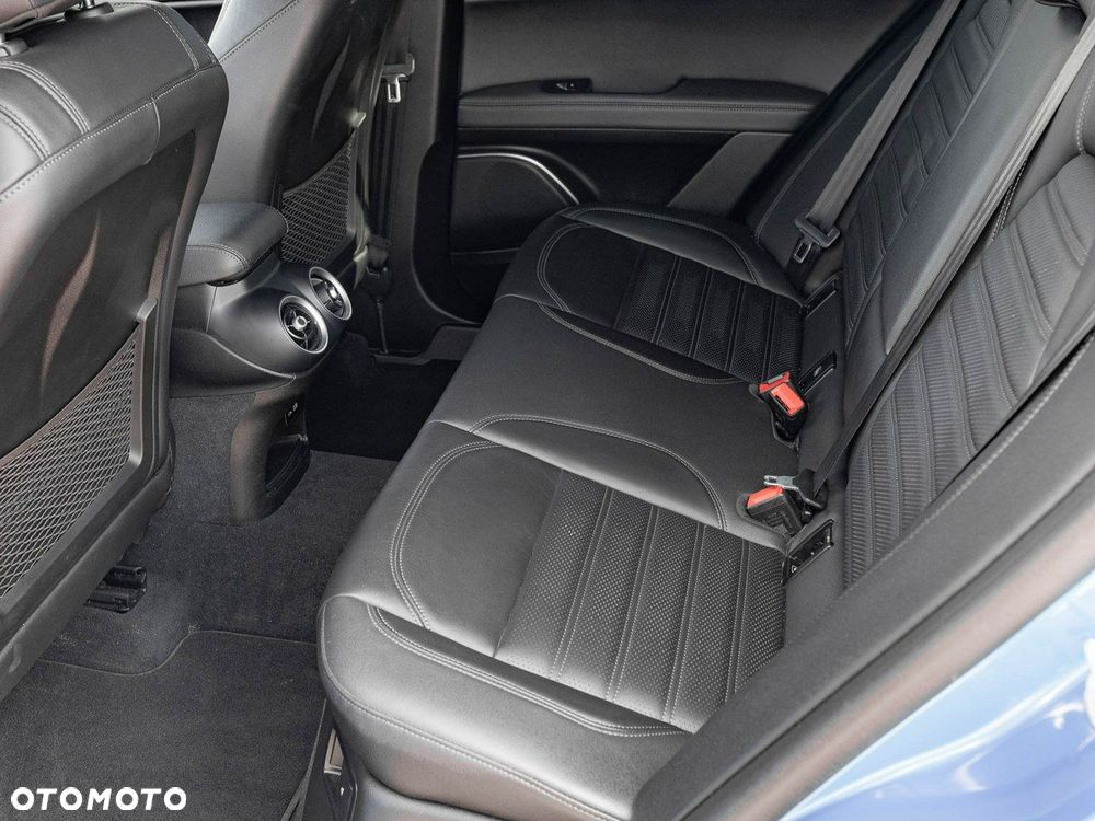 Alfa Romeo Stelvio 2.0 Turbo Veloce Q4 - 25
