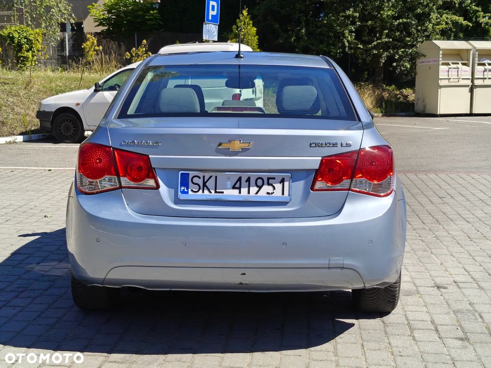 Chevrolet Cruze 2.0 LS - 25