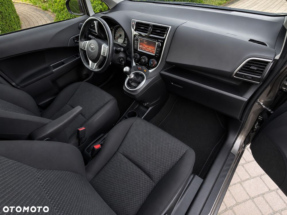 Toyota Verso S 1.33 Premium - 12