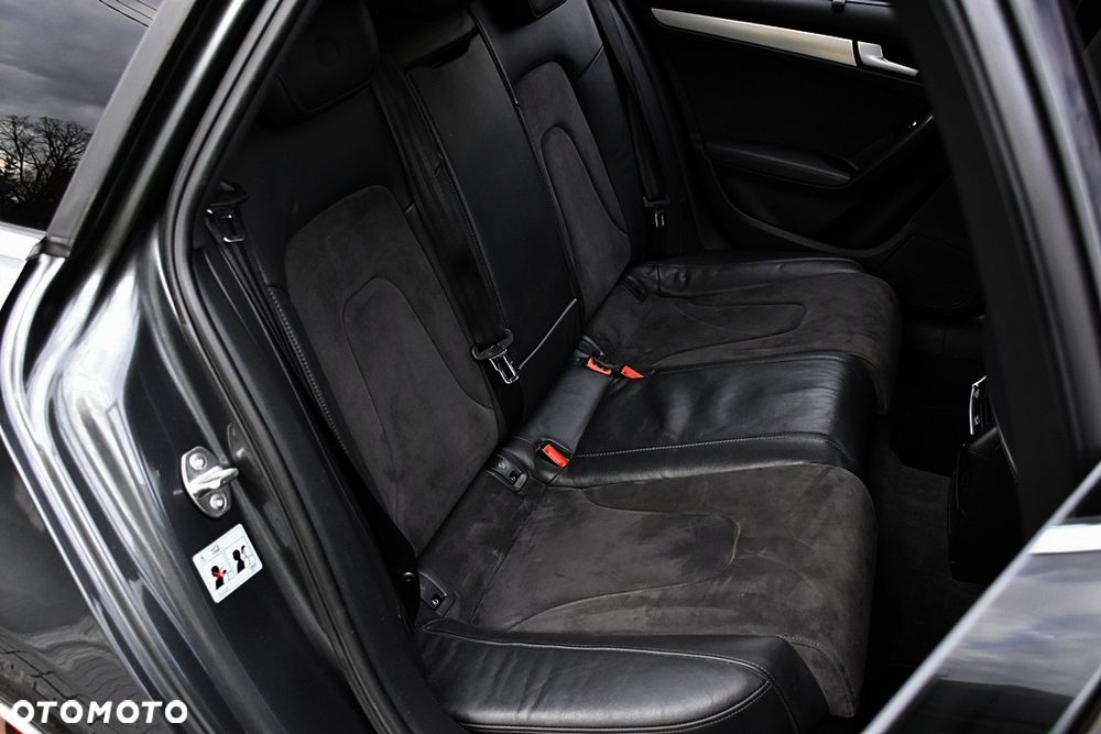 Audi A4 Avant 2.0 TDI DPF quattro S tronic S line Sportpaket - 8