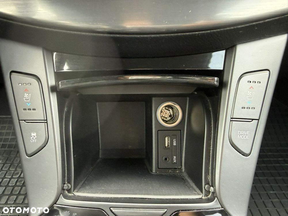 Hyundai i40 Kombi 1.7 CRDi Premium - 26