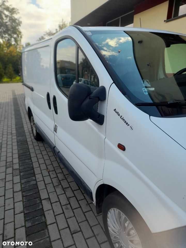 Opel Vivaro 2004 photo 2