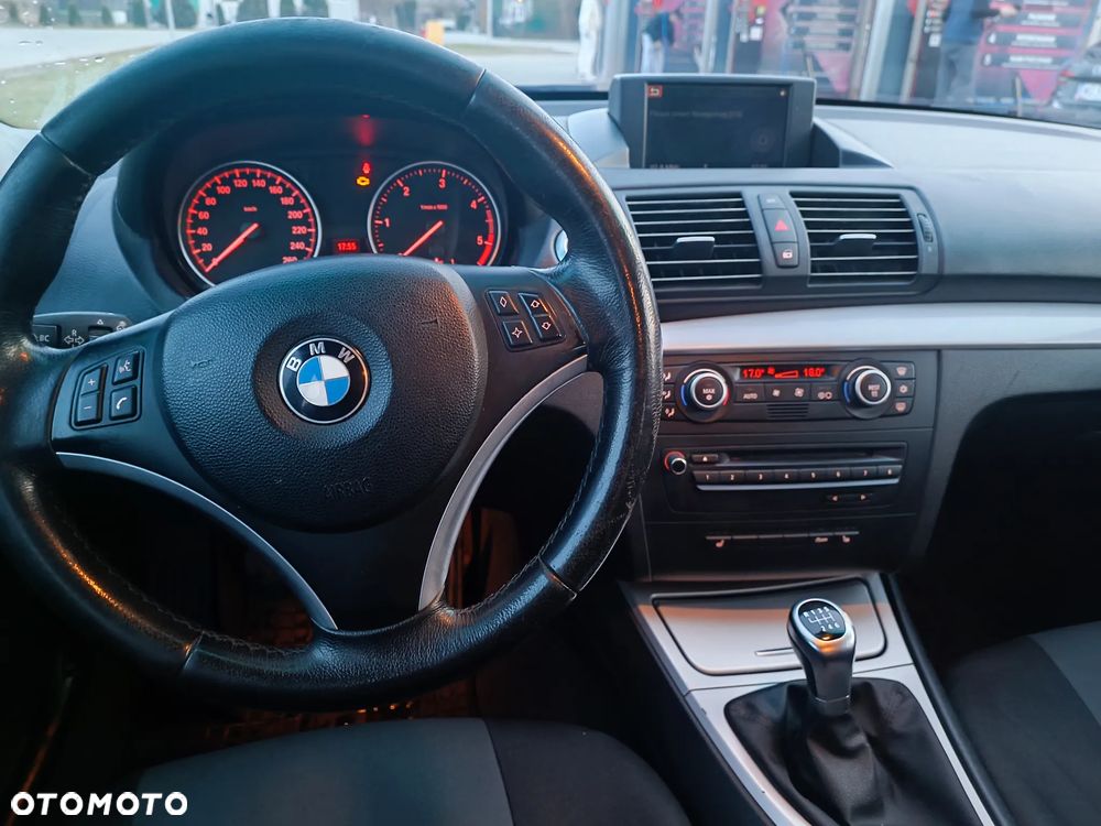 BMW Seria 1 120d - 12
