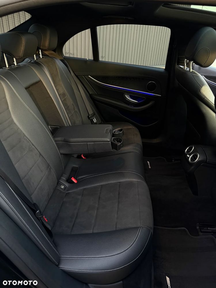 Mercedes-Benz Klasa E 220 d 9G-TRONIC - 32