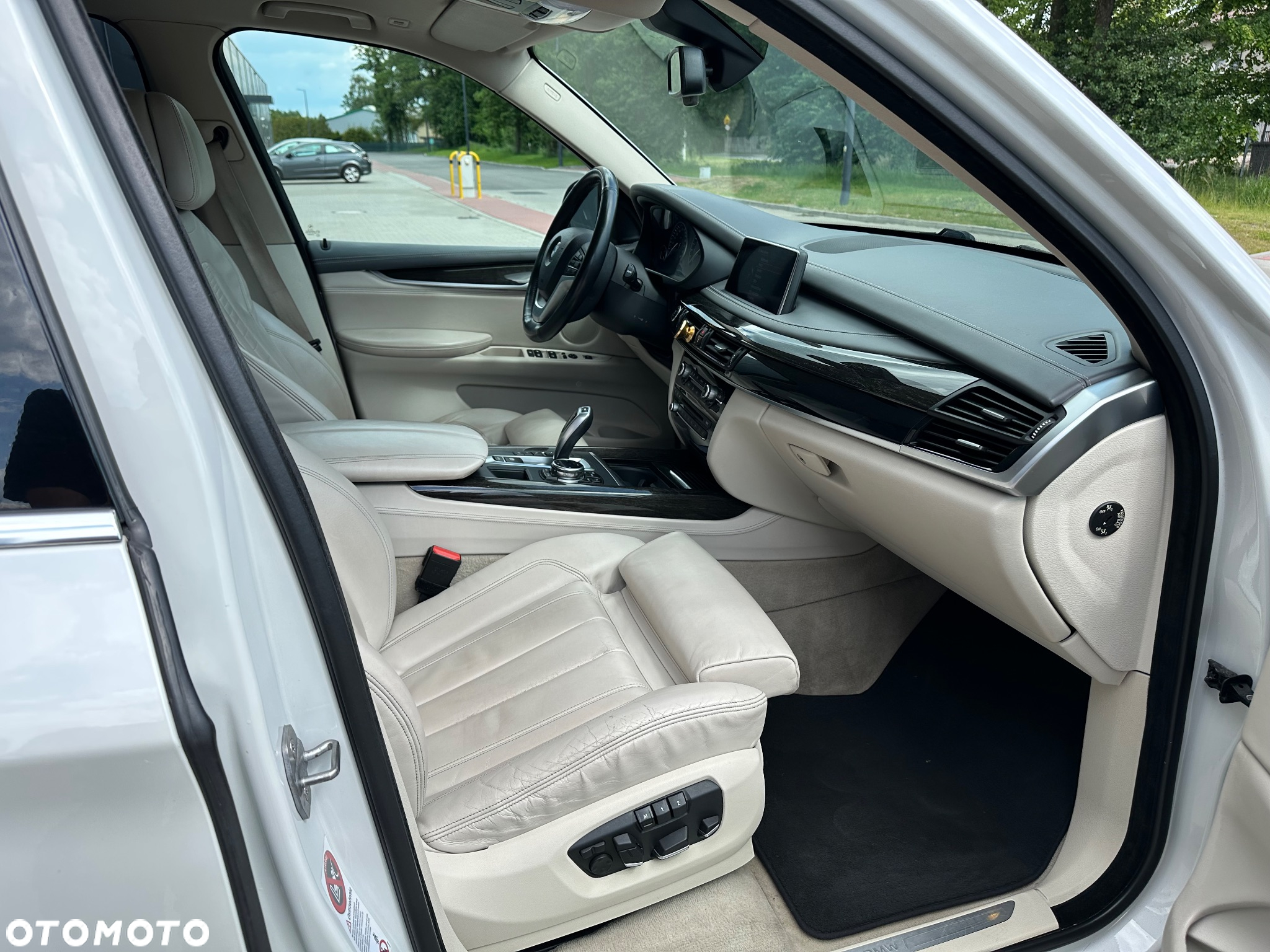 BMW X5 xDrive35i - 16