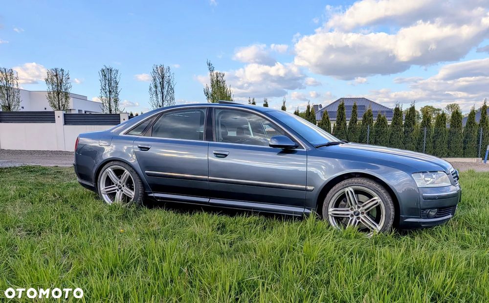 Audi A8 4.2 Quattro - 4