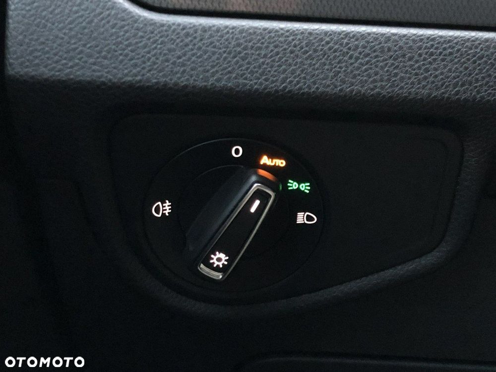 Volkswagen Touran - 38