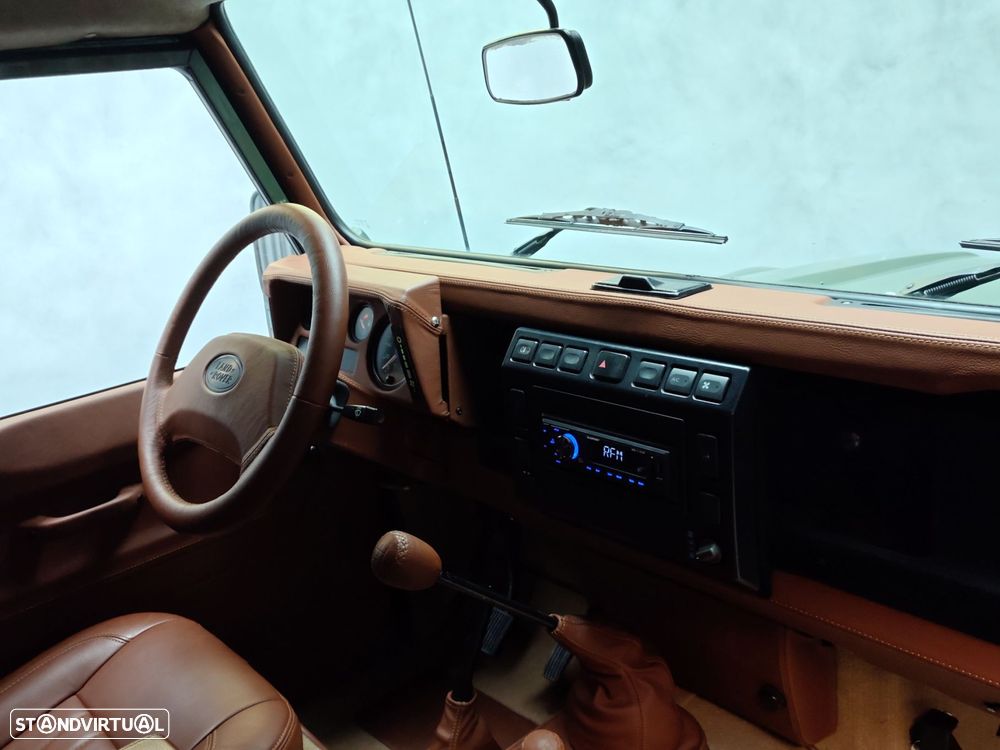 Land Rover Defender 130 - 12