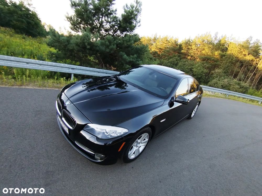 BMW Seria 5 528i - 5