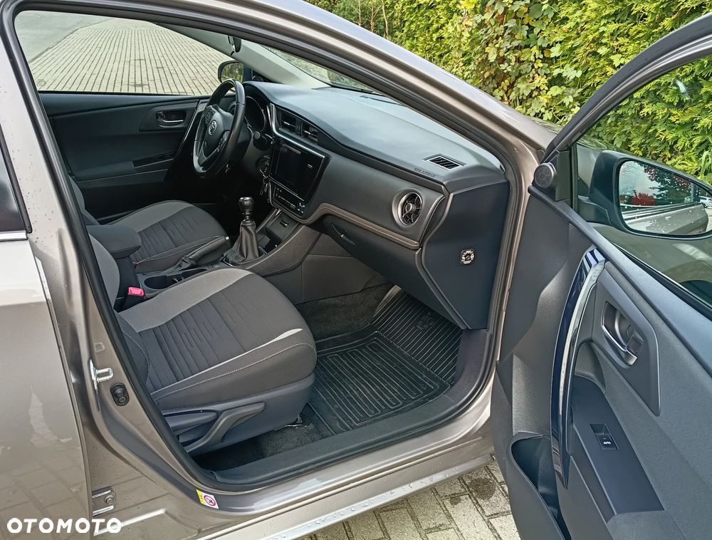 Toyota Auris - 32