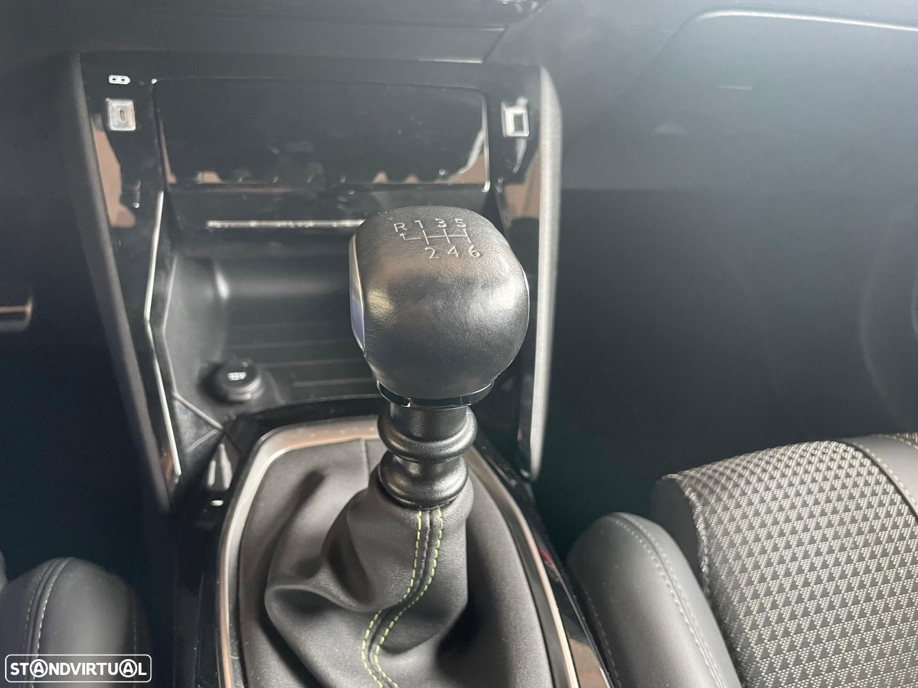 Peugeot 208 1.2 PureTech GT - 27