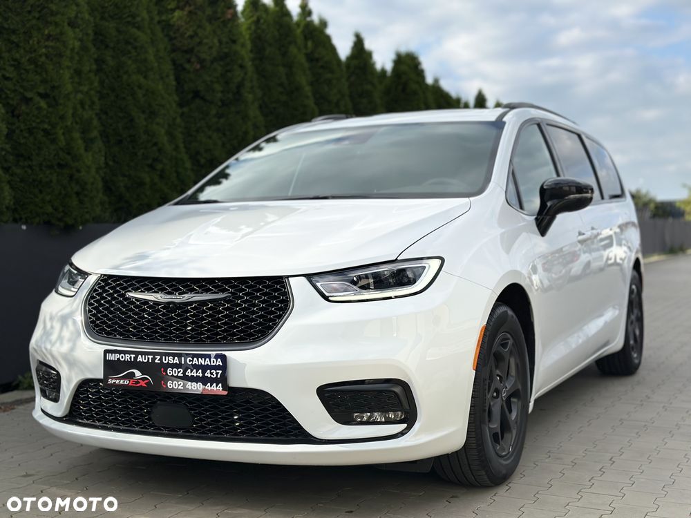 Chrysler Pacifica - 2
