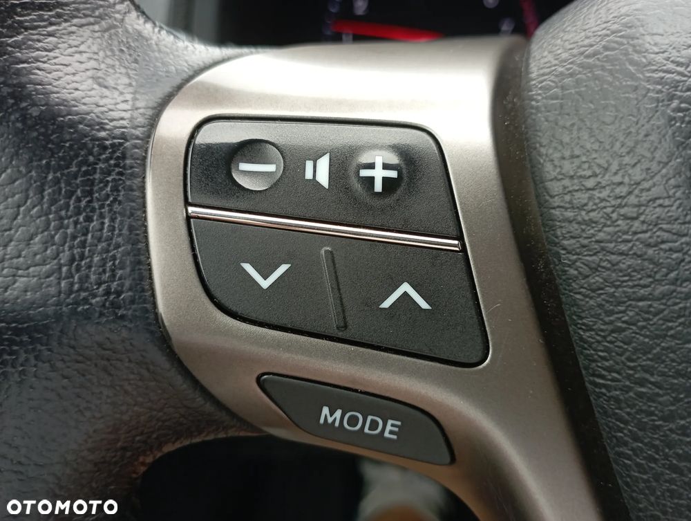 Toyota Avensis 1.8 Premium - 18