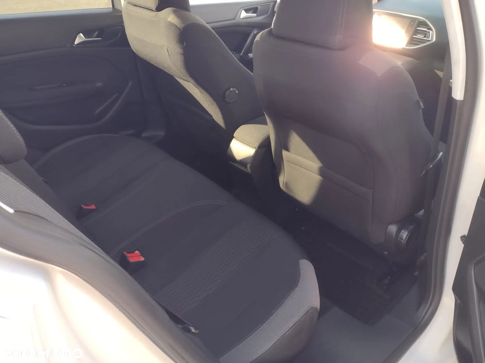 Peugeot 308 - 16