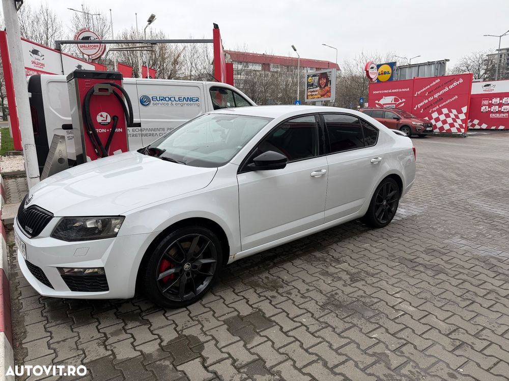 Skoda Octavia 2.0 TDI DSG RS - 1
