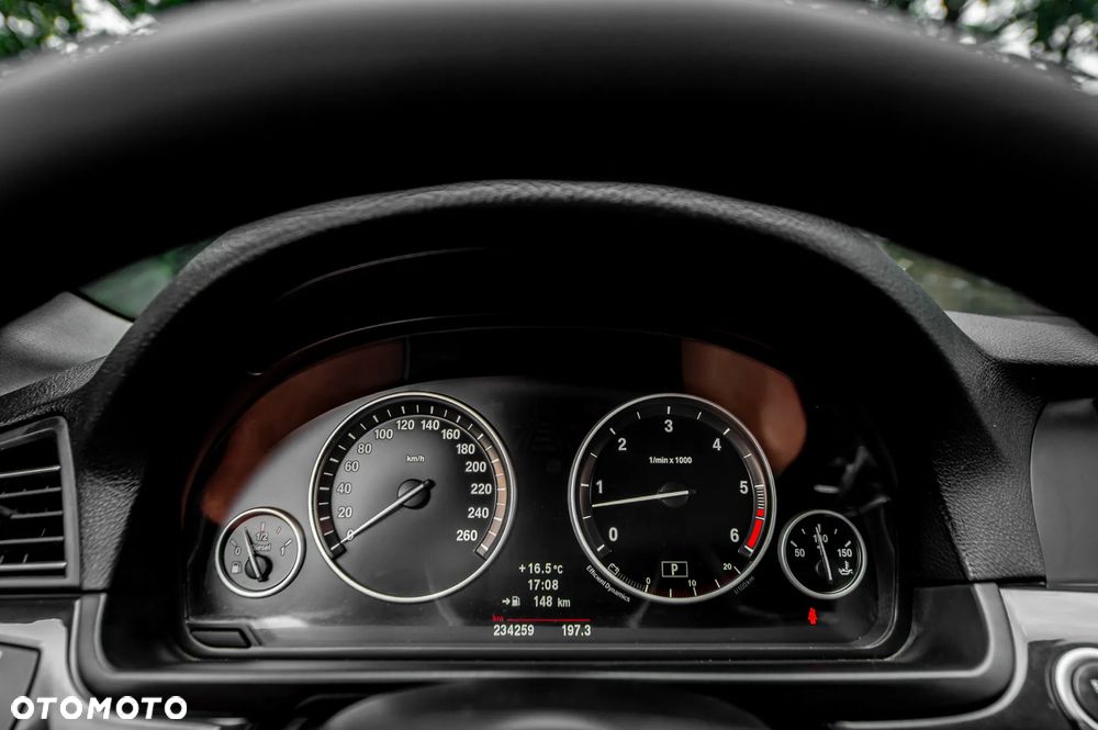 BMW Seria 5 530d xDrive - 33