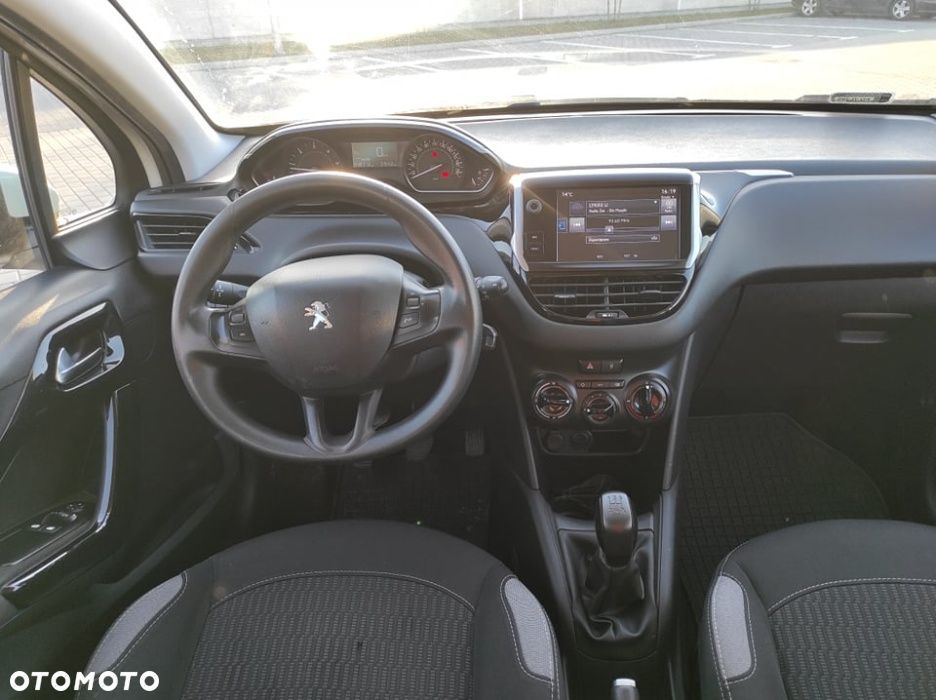 Peugeot 208 - 3