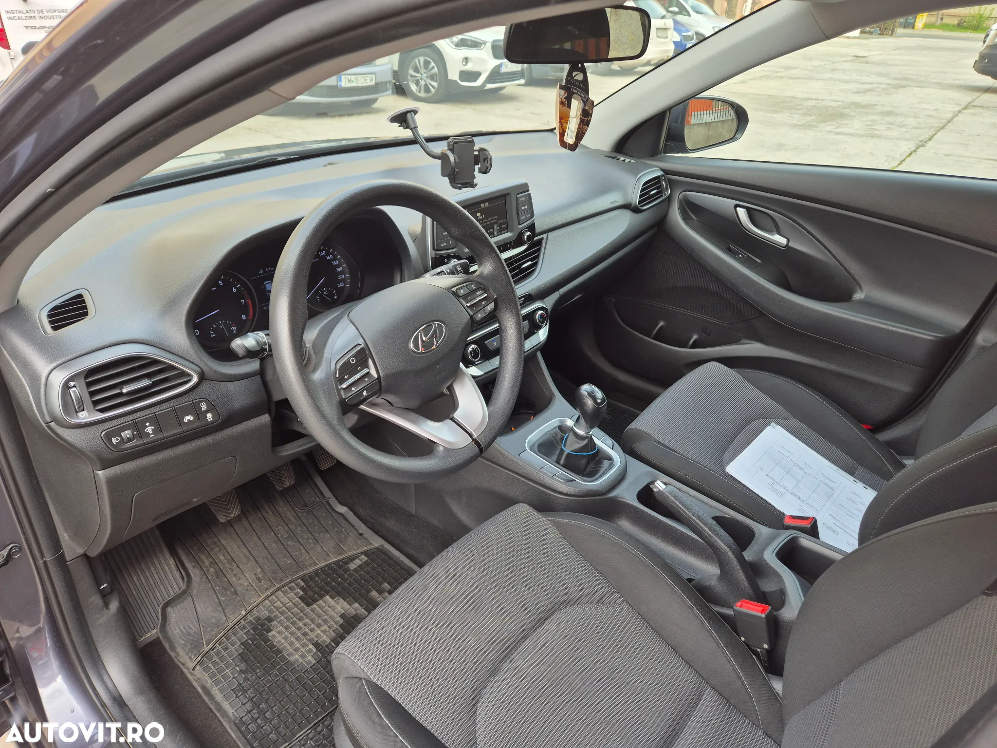 Hyundai i30 1.4 100CP 5DR M/T Classic - 4