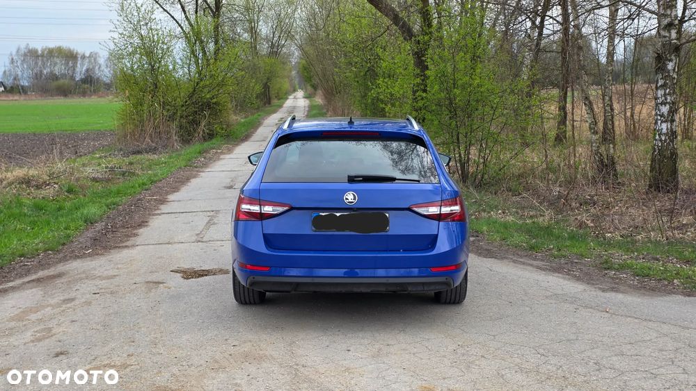 Skoda Superb 2.0 TDI DSG Style - 6