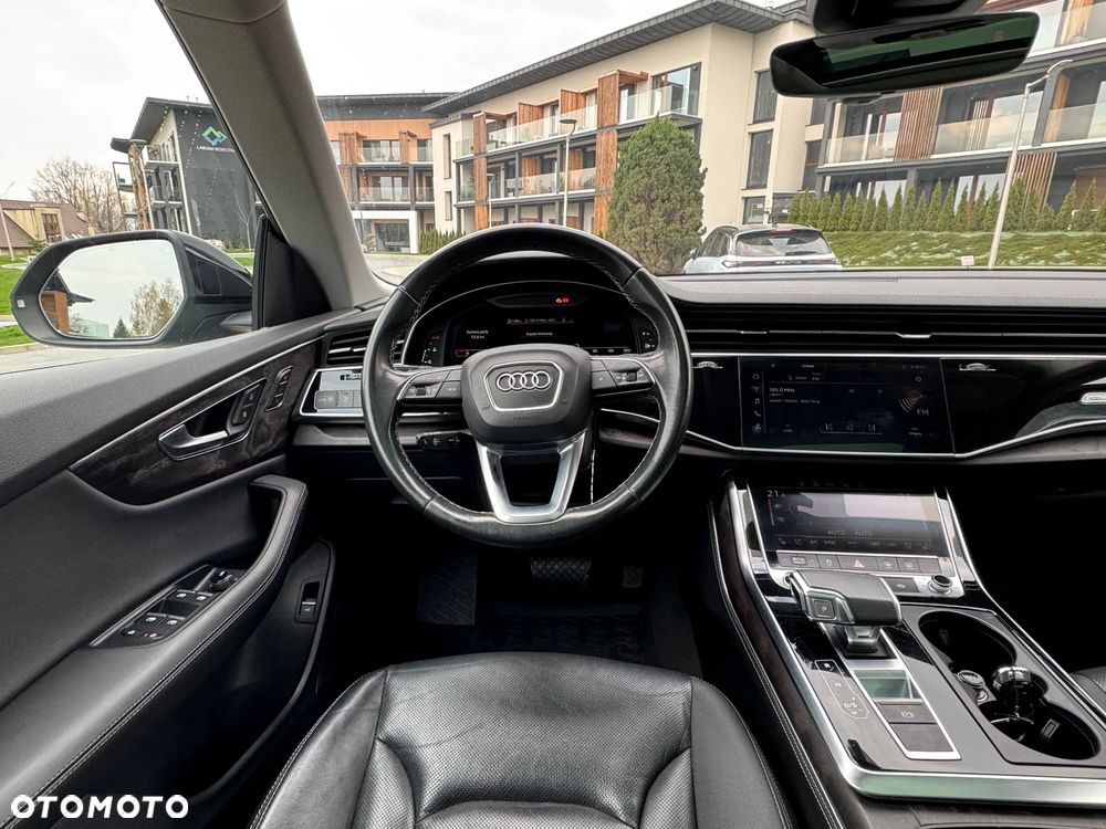 Audi Q8 55 TFSI quattro tiptronic - 14