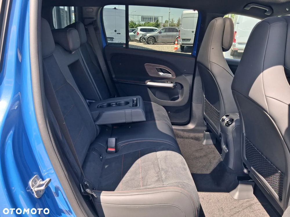 Mercedes-Benz GLB - 15