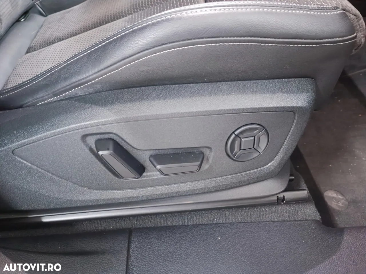 Audi Q3 35 TDI quattro S tronic S line - 31