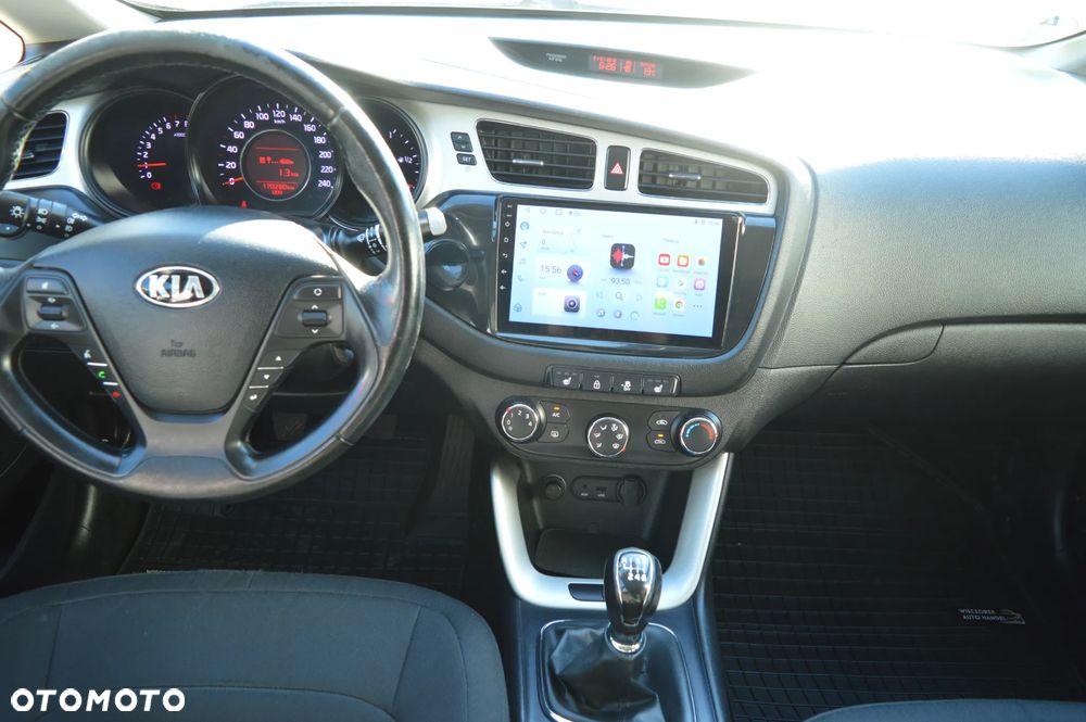 Kia Ceed 1.6 GDI Dream Team Edition - 15