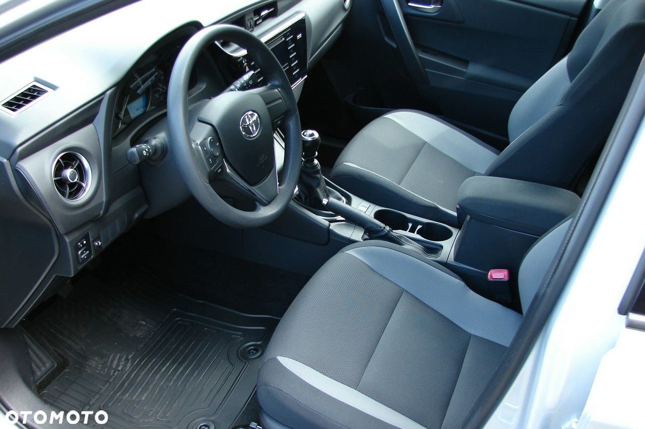 Toyota Auris - 6