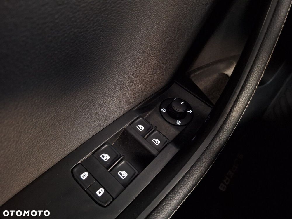 Skoda Superb 2.0 TSI Style DSG - 40