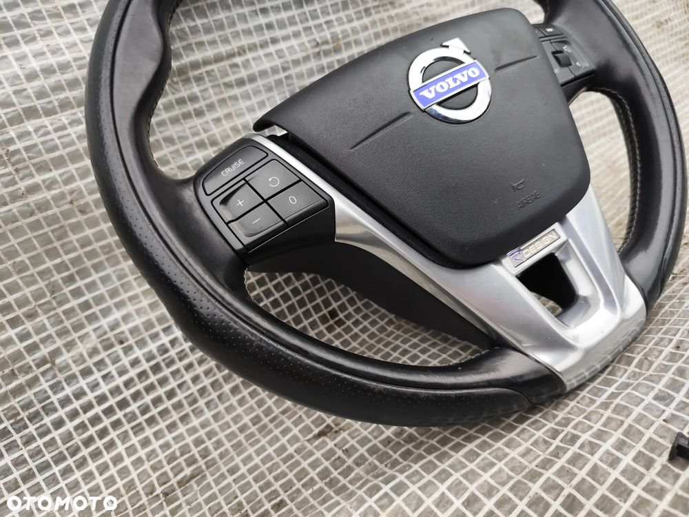 Volvo XC60 xc70 v70 s60 v60 I Lift 13-18 R-Design Kierownica Skóra Poduszka Airbag - 7