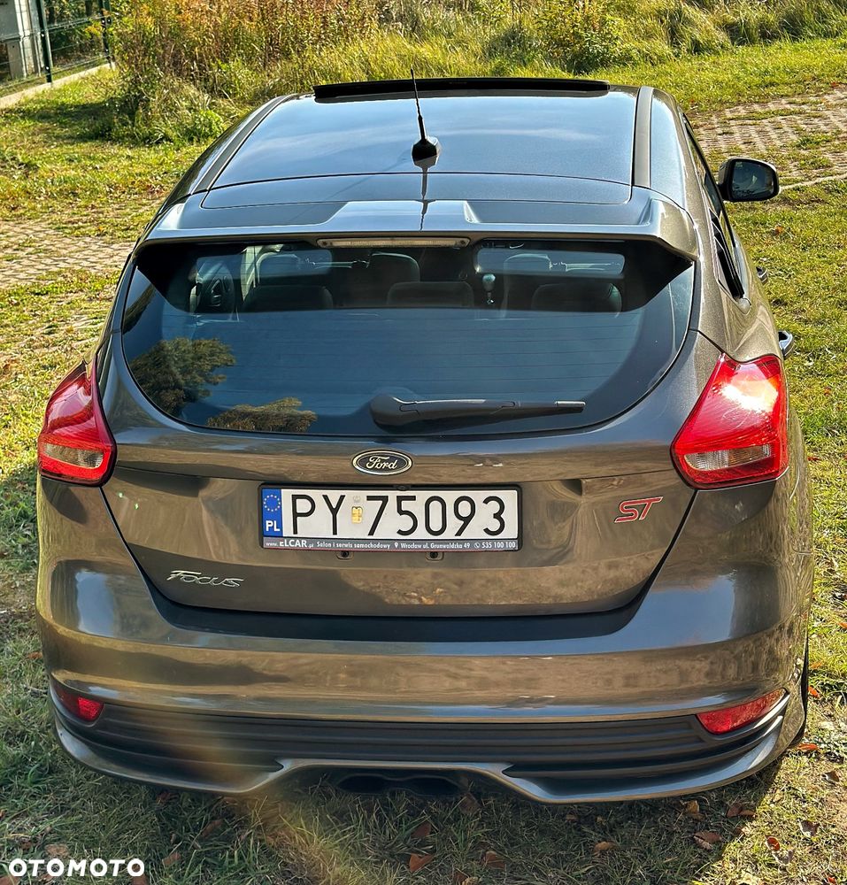 Ford Focus 2.0 EcoBoost ST - 17