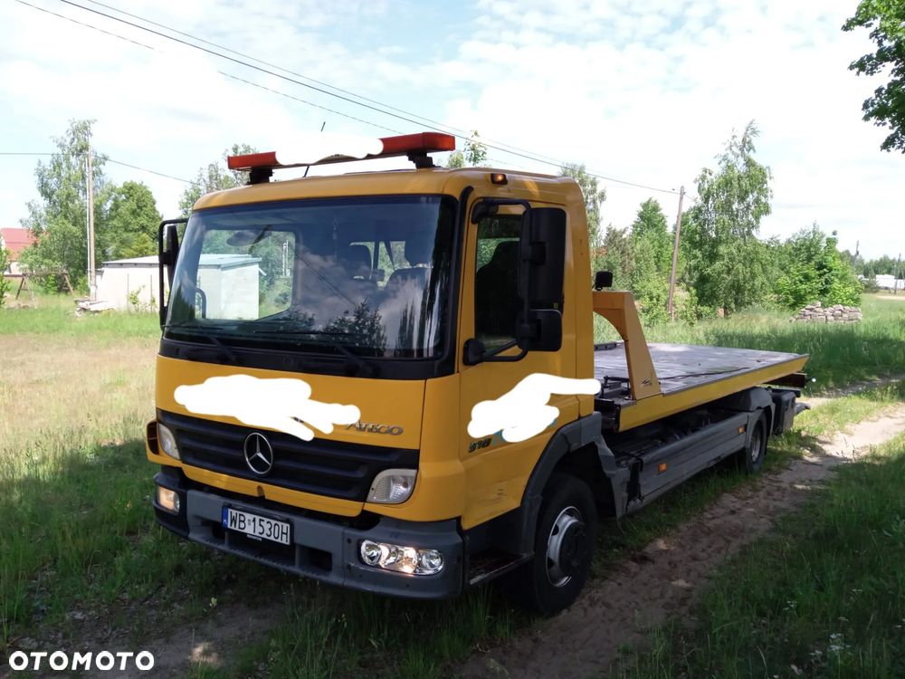 Mercedes-Benz 818 - 1