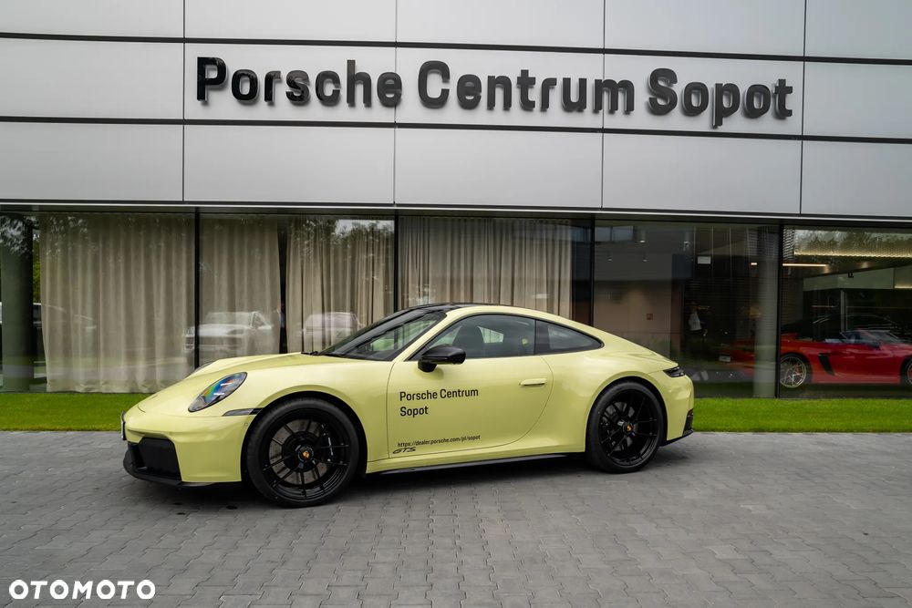 Porsche 911 Carrera T-Hybrid 4 GTS - 3