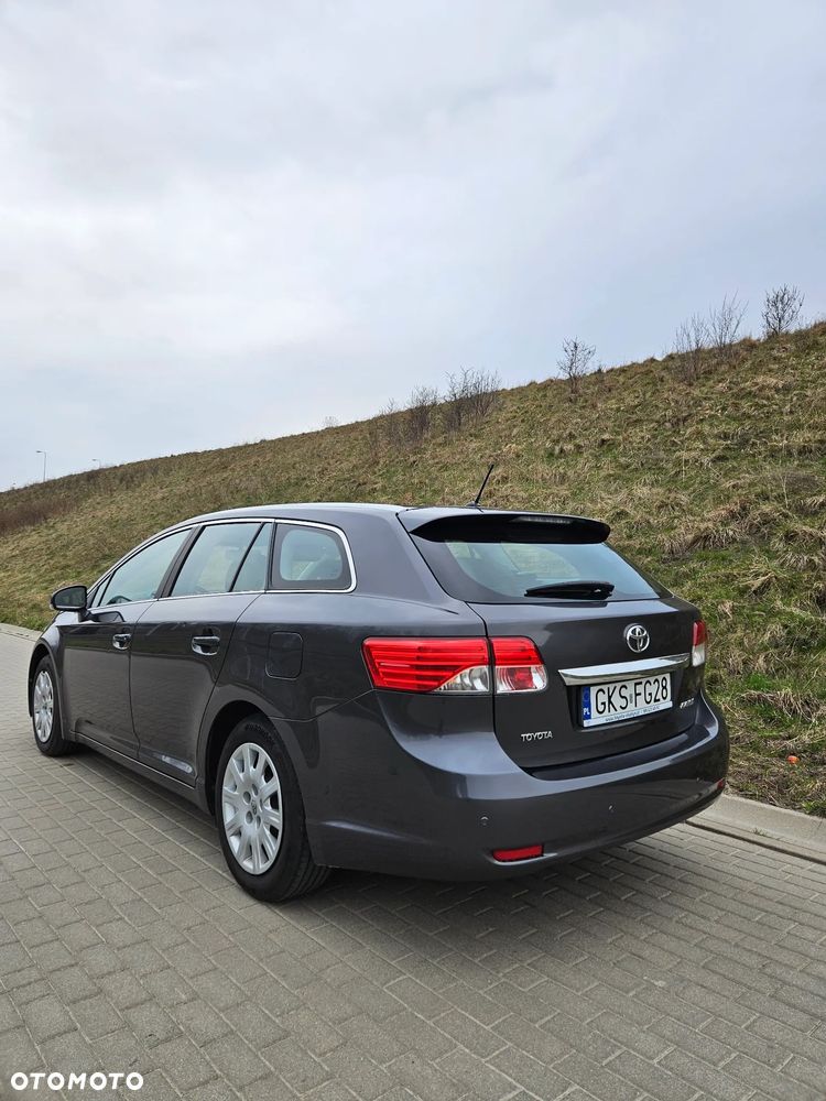 Toyota Avensis 1.8 Active - 3