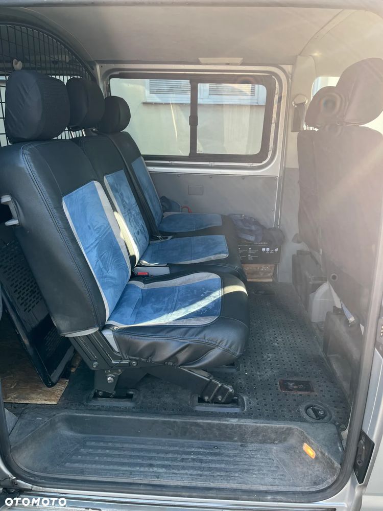 Volkswagen Transporter - 7